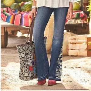 Driftwood Farrah Springbeauty Embroidered Jeans